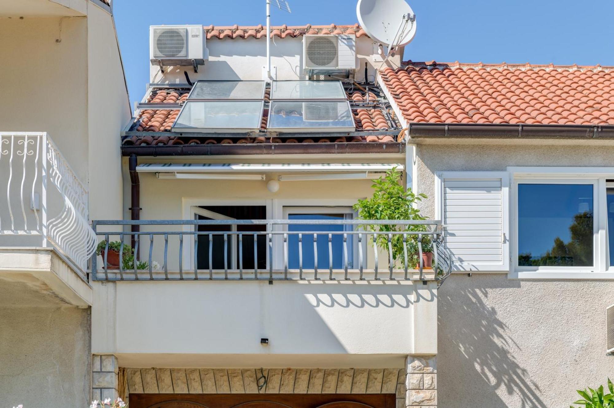 Beachfront Apartment Milan, With Balcony Split Kültér fotó