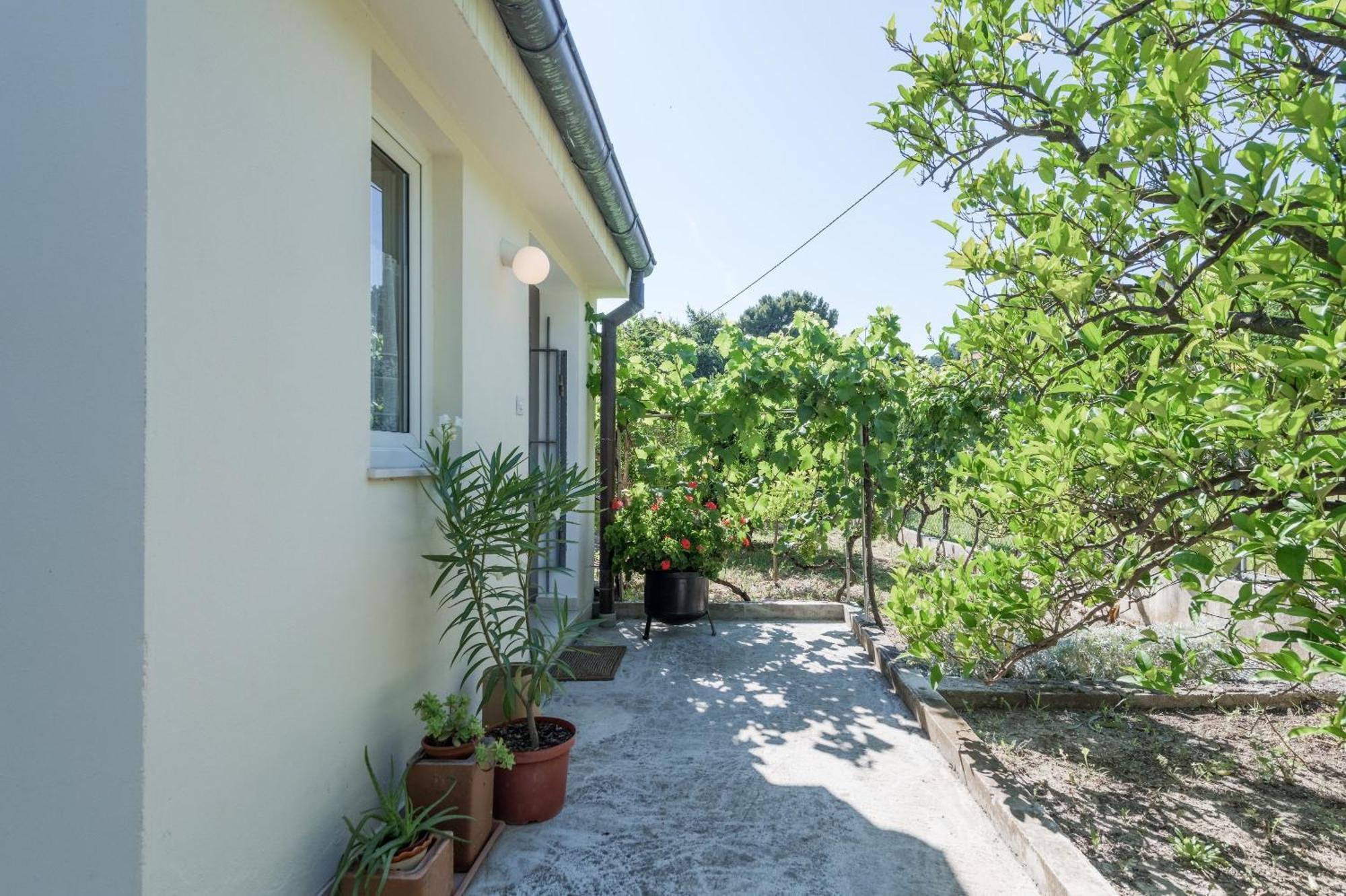 Beachfront Apartment Milan, With Balcony Split Kültér fotó